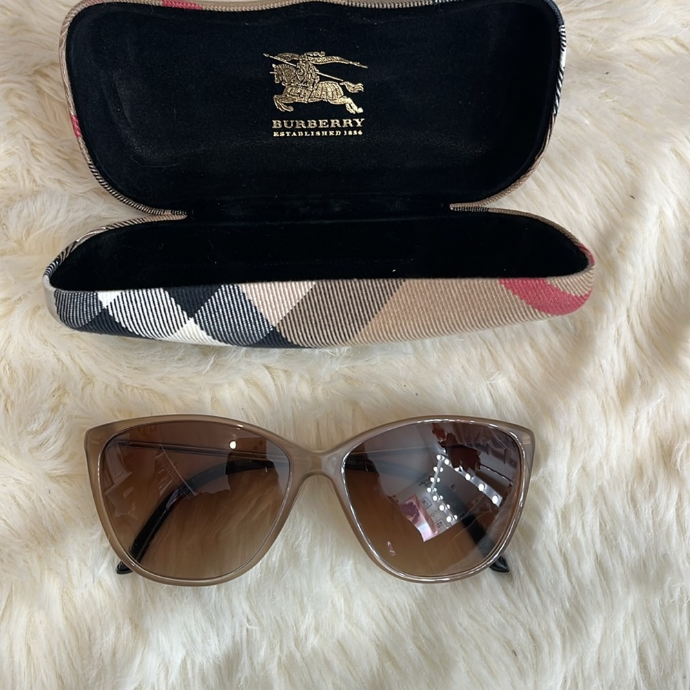 Authentic Burberry Sunglasses - Picture 2 of 14